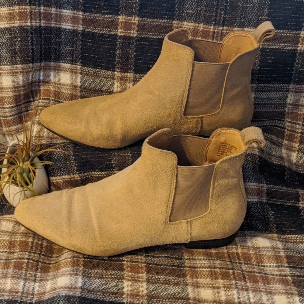 Banana Republic Tan ankle boots